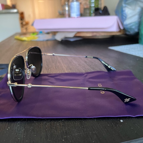 Polarized Gucci Aviators - Picture 3 of 4